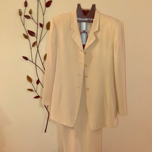 Women’s suit